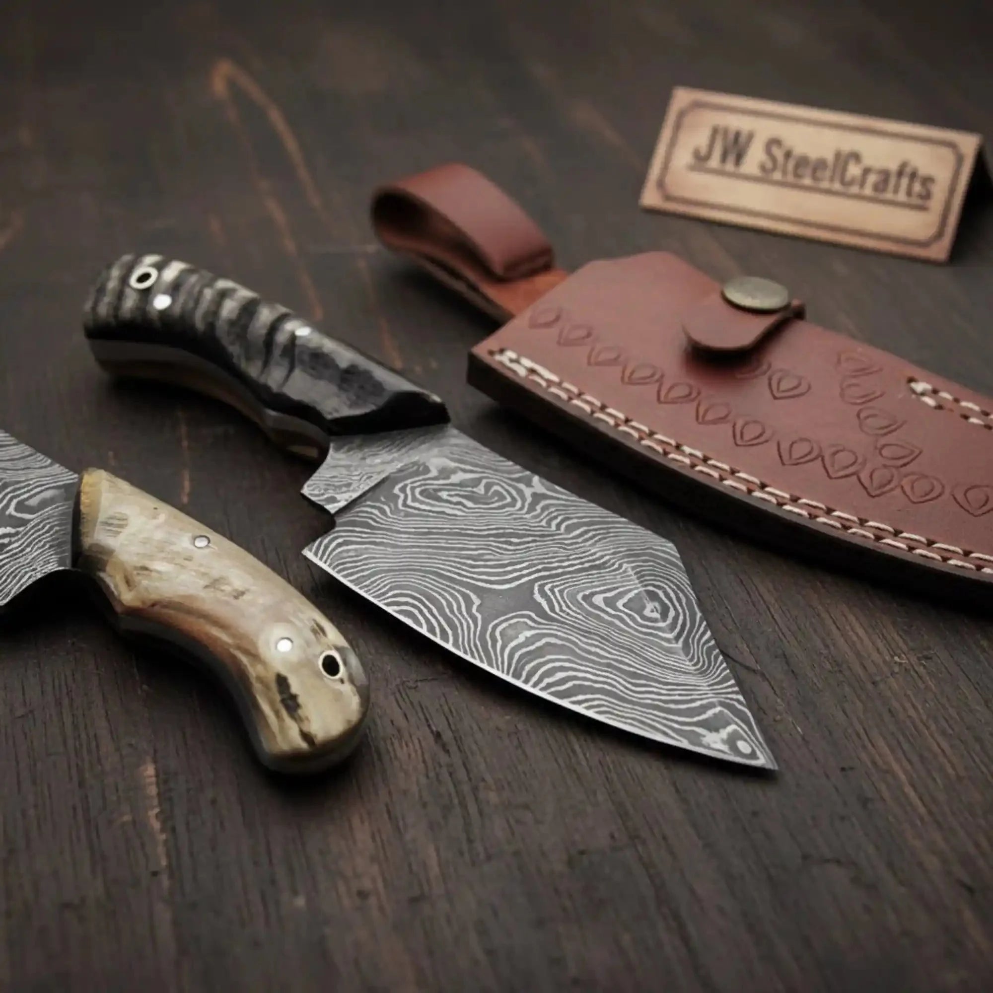 Hand Forged Damascus Skinning Knife with Ram Horn Handle Full Tang Hunting Knife with Leather Sheath
