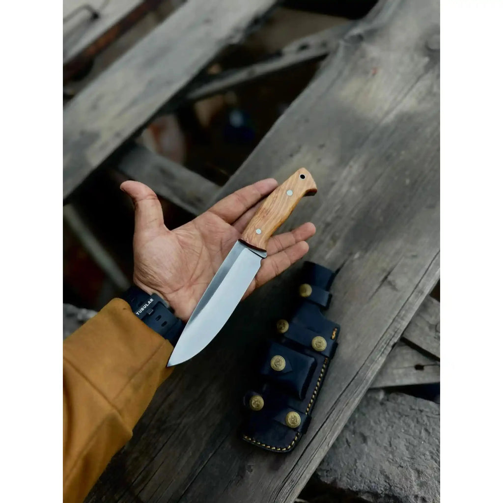 Handcrafted Hunting Knife – Walnut Wood or Black Micarta Handle | Full Tang with Leather Sheath