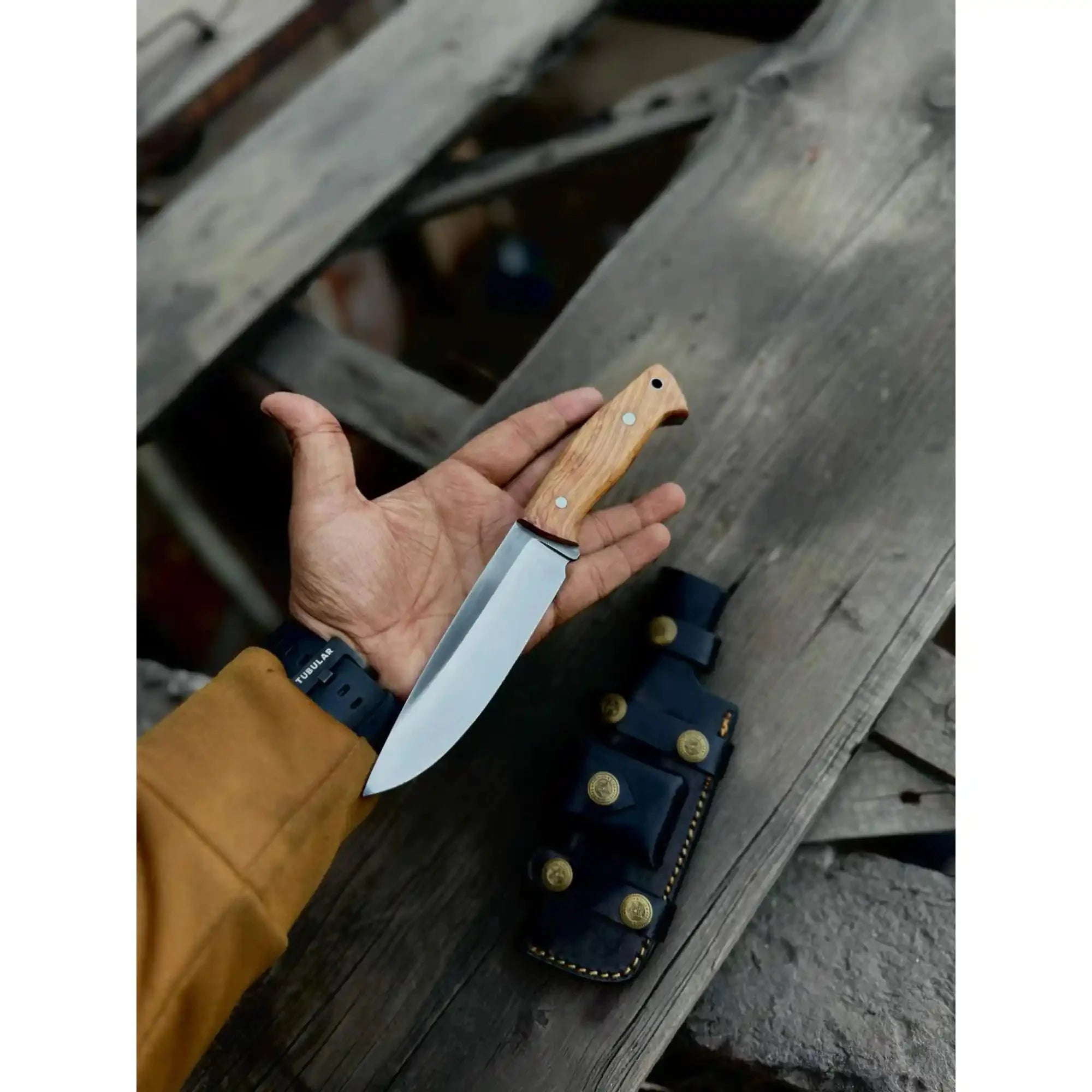 Handcrafted Hunting Knife – Walnut Wood or Black Micarta Handle | Full Tang with Leather Sheath